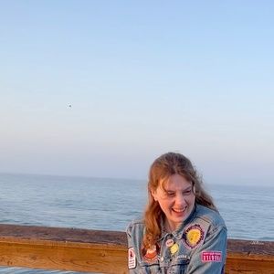 Meet your Posher, Daphne